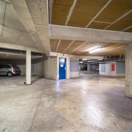 Equipe Avec Parking A 6min A Pied De La Gare St Charles *